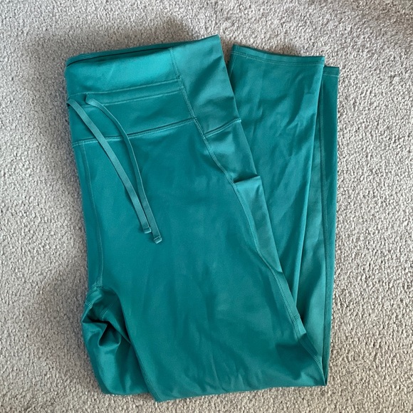 Fabletics High-Waisted UltraCool Shine Panel Leggings - Picture 1 of 8